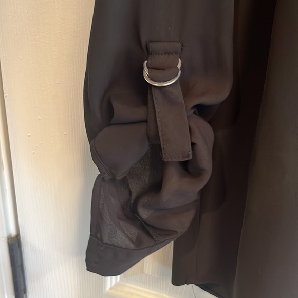 Primark brand size 6 pullover lightweight blouse w/ roll tab sleeves- NWT - Picture 3 of 7